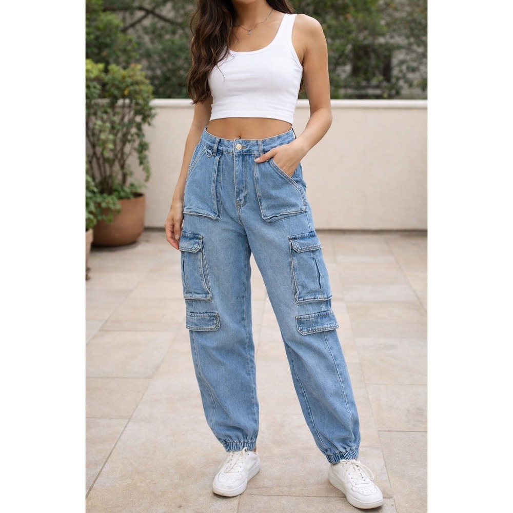 Forever 21 Premium Cargo Jogger Jeans Women's Size 28 Light Wash Denim Utility